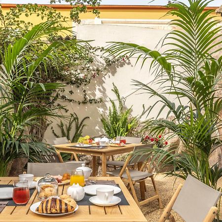 Bed and Breakfast Boutique Marconi Quartu SantʼElena Exterior foto